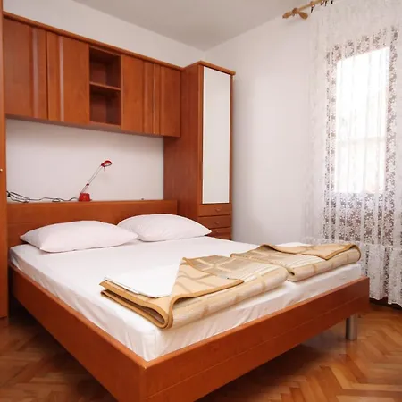 Apartment By The Sea Seline, Paklenica - 6544 Starigrad Paklenica